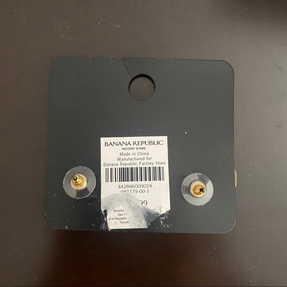 NWT Banana Republic flower earrings - Picture 3 of 3